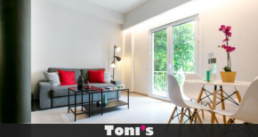 TONI'S Local retreat for Magicians in Koukaki